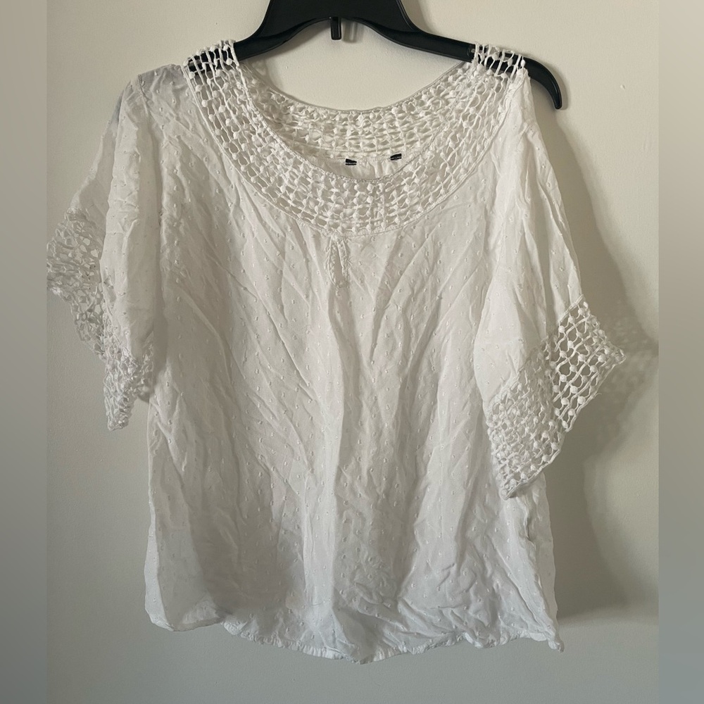 White linen blouse with crochet detail and short sleeves #linenblouse